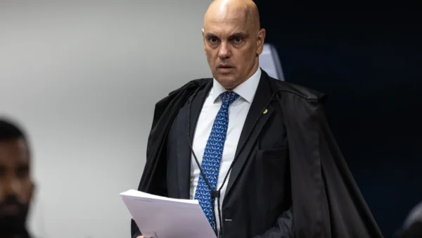 Alexandre de Moraes quebra sigilo e reacende debate do diploma