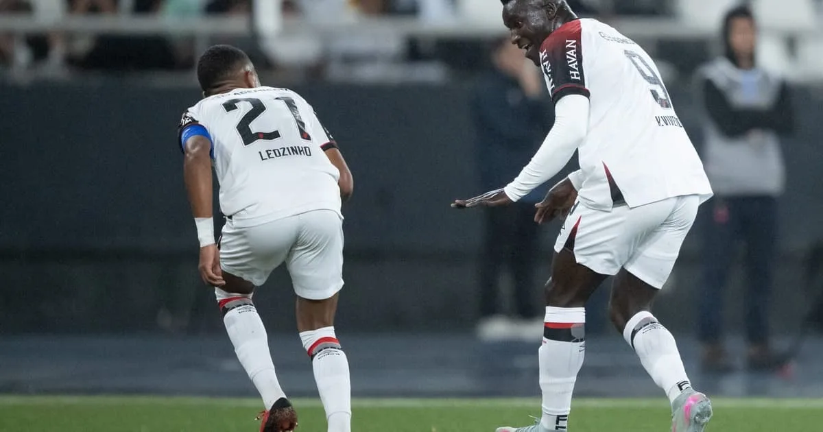Athletico-PR vence Botafogo e Viveros assume artilharia