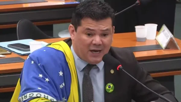 STF torna Gilvan da Federal réu por injúria contra Lula