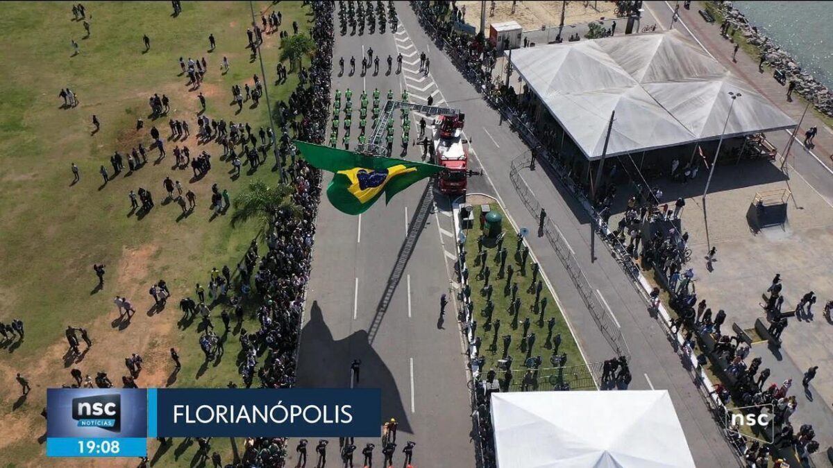 Desfile de 7 de Setembro em Brasília mistura tradição e debate histórico