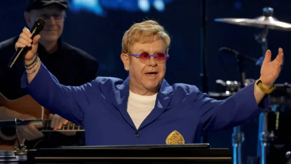 Elton John volta ao palco e INSS detalha aposentadoria especial