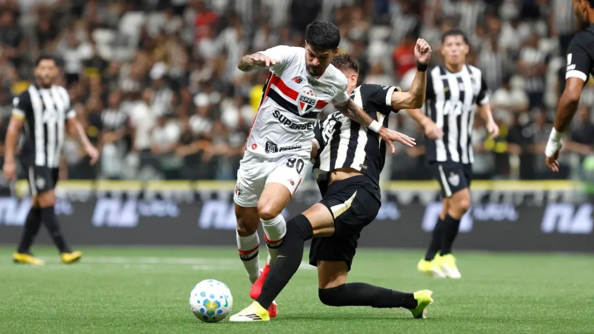São Paulo vence Atlético-MG e sobe para 10º no Brasileirão 2026