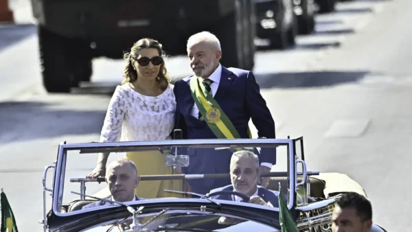Desfile de 7 de Setembro opõe agenda de Lula e atos da oposição