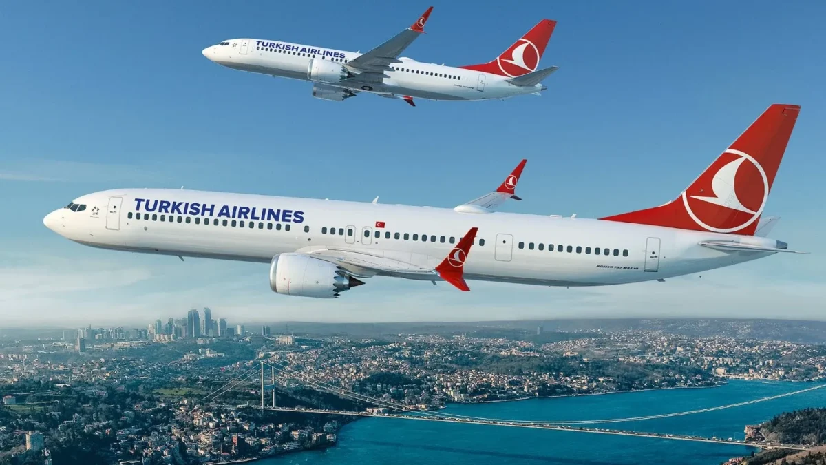 Turkish Airlines fecha 100 Boeing 737-8 e revela falhas em pouso