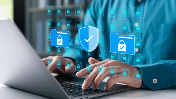 IA explora falha crítica em PHP e derruba sites públicos europeus