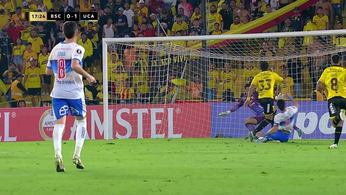 Universidad Católica vence Barcelona SC por 2 a 1 na Liberta