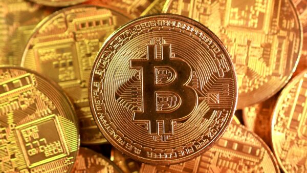 El Salvador FC: bitcoin deixa de ser obrigatório e segurança muda