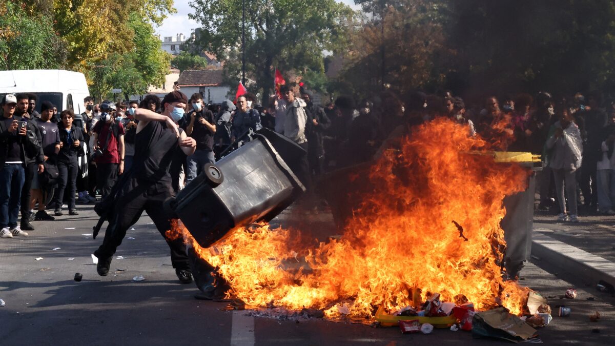 França mobiliza 70 mil policiais em protestos contra inflação