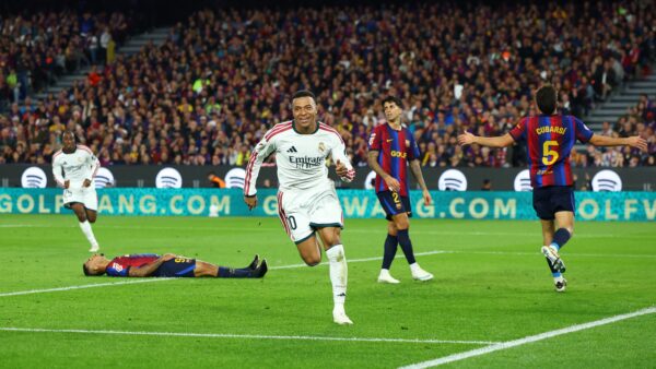 Mbappé faz 2 no clássico, alcança 100 gols e empolga Real Madrid