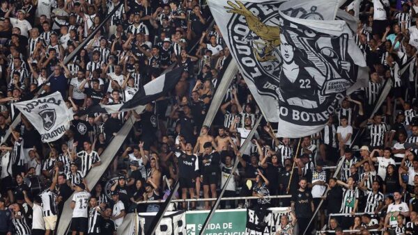 Joaquín Correa deixa Botafogo e fecha com Estudiantes até 2028