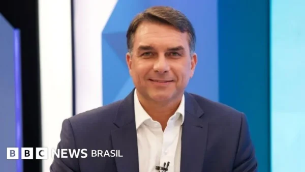 Flávio Bolsonaro promete ‘guerra’ ao narcotráfico na TV Globo