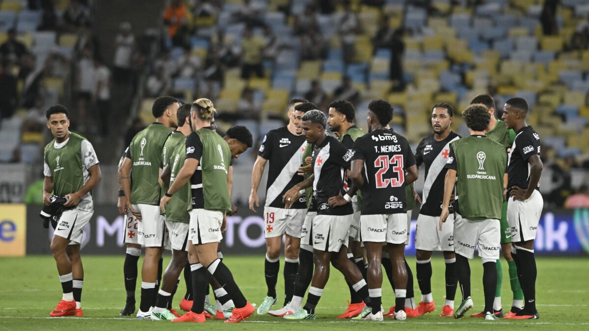 Corinthians vence Vasco e mantém tabu de 19 anos no Brasileirão