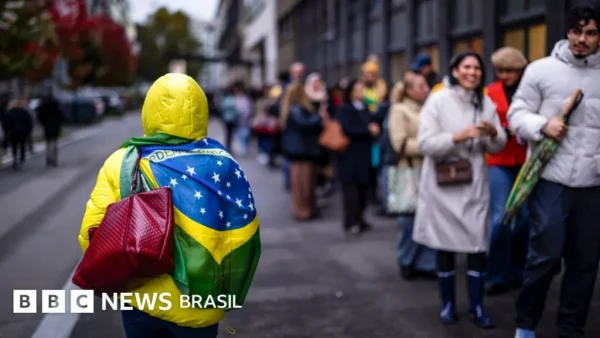 Lula lidera no exterior; votação no Brasil vai até 19h hoje