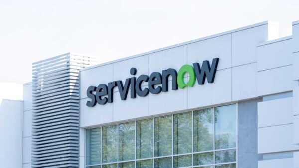 ServiceNow lança ferramentas para governança de agentes de IA