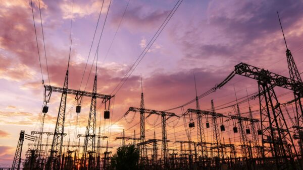 Google cria usina virtual de 1 GW para evitar apagões nos EUA