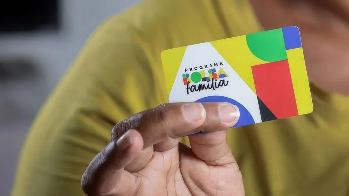 Bolsa Família de outubro tem reajuste e começa dia 19