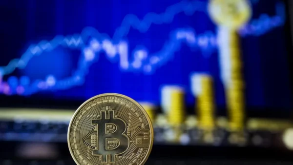 Ataque hacker na Binance derruba Bitcoin e liquida US$ 1,5 bi