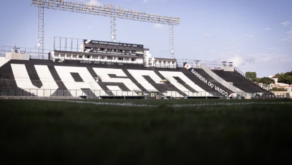 Vasco x Remo acirra luta contra queda em São Januário
