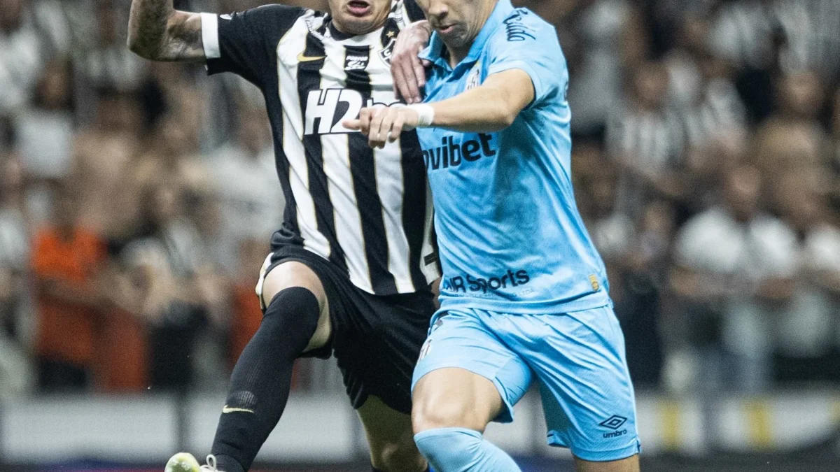 Atlético-MG vira sobre o Santos e dispara por vaga na Libertadores