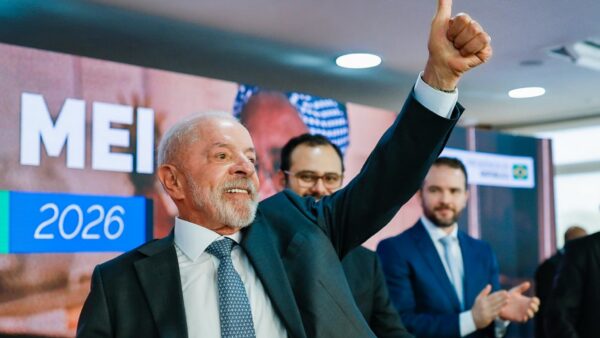 TSE barra Meta de alterar redes de Lula e Flávio no segundo turno