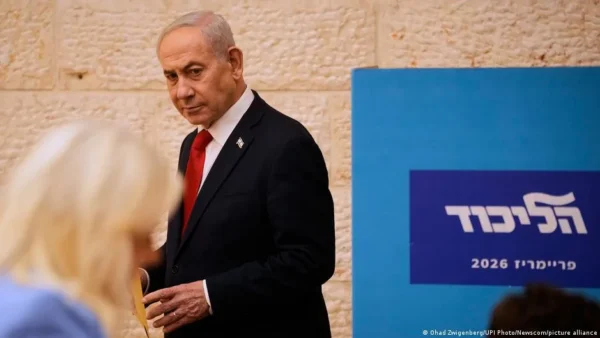 Campanha em Israel cria 1.800 conteúdos com IA até 27/10