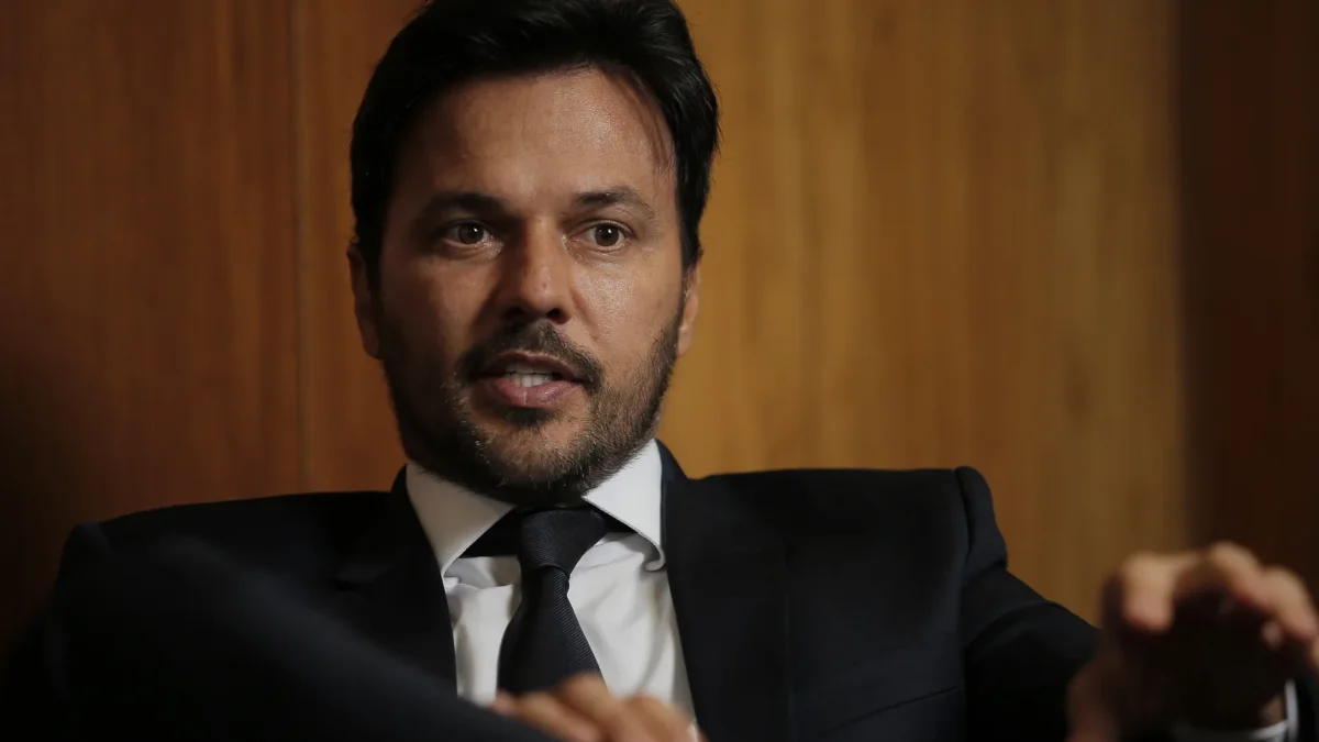 Áudio revela Daniel Vorcaro e Fábio Faria em trama com Moraes