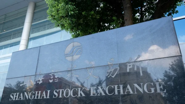 Bolha de IA na China destrói US$ 480 bi e derruba Bolsa 40%