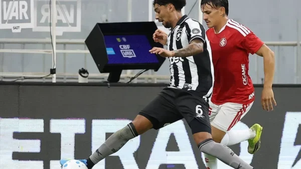 IA projeta empate em jogo decisivo entre Inter e Botafogo