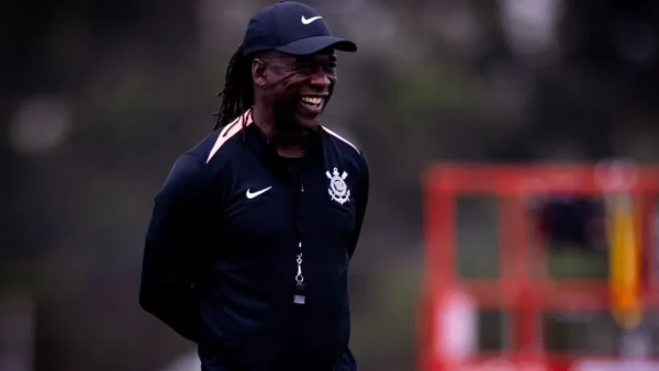 Sem BID, Seedorf não comanda Corinthians contra Vitória segunda