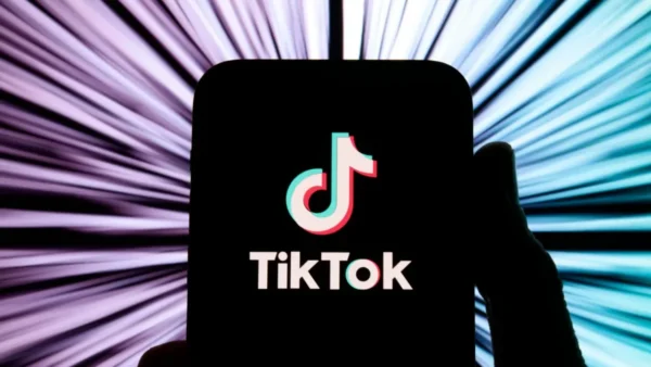 TikTok lança guia de restaurantes e avança como super app