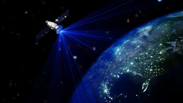 Startup brasileira testa software que vira data center em órbita