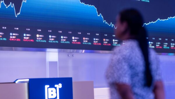 Ibovespa queda na semana: avanço de 0,54% não reverte perdas