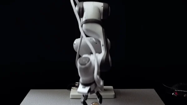 Eka Robotics levanta US$150 mi e lança robô que supera humanos