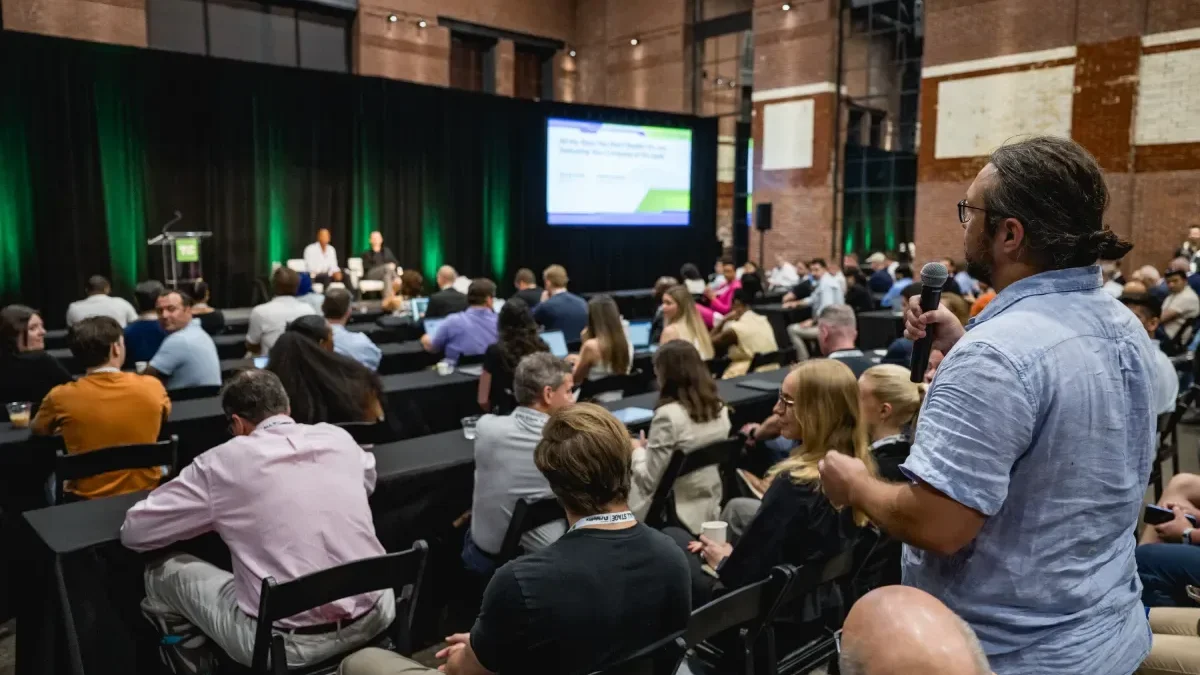 TechCrunch Founder Summit 2026 mira escala sustentável em Boston