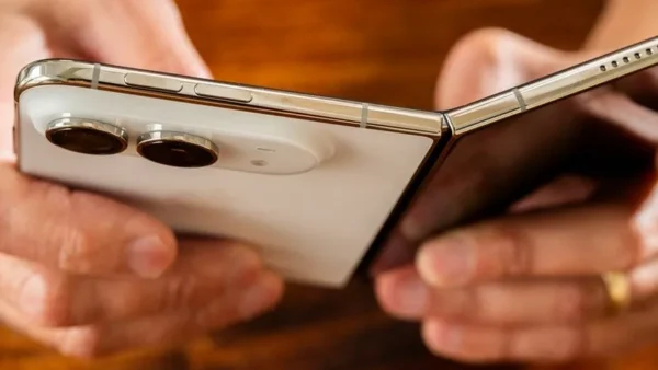 iPhone Duo preço: dobrável da Apple esgota em minutos no Brasil
