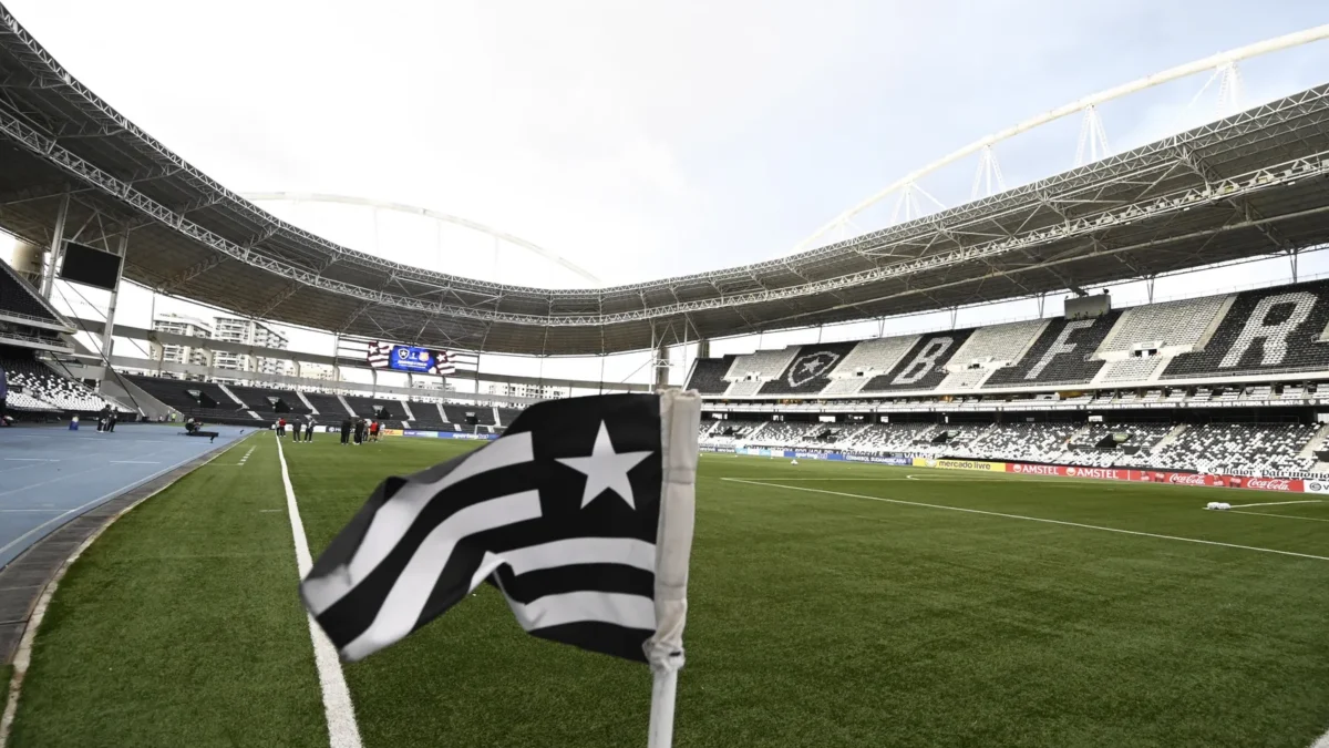 Botafogo reduz dívida em R$123 mi e define futuro de 6 jogadores