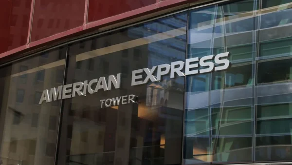 American Express corta 5% dos funcionários e acelera aposta em IA
