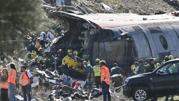 Colisão fatal entre trens na Espanha mata 68 e deixa 80 feridos