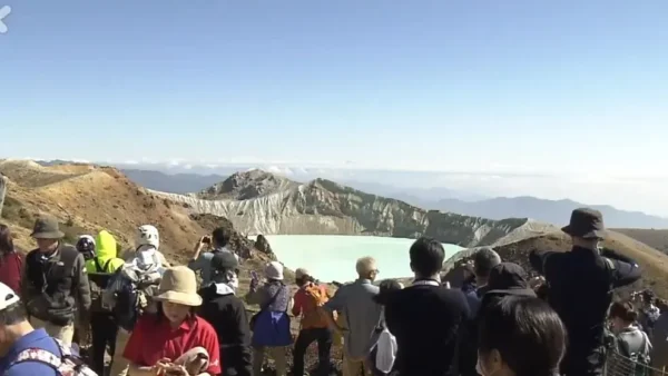 Japão fecha lago Yugama após alerta de erupção vulcânica hoje
