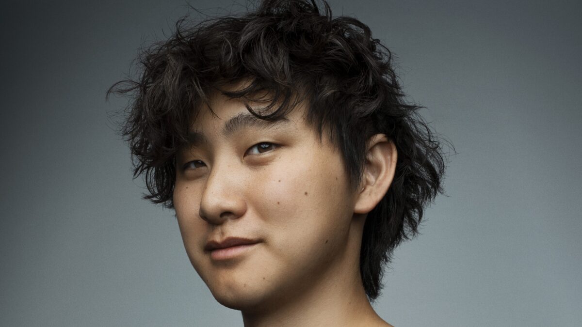 Alexandr Wang, 28, assume IA da Meta após compra de US$14,3 bi