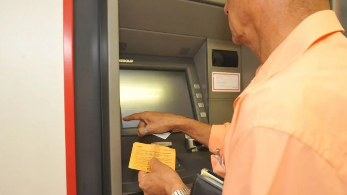 Banco do Brasil fecha 50 guichês em SP e gera caos no atendimento