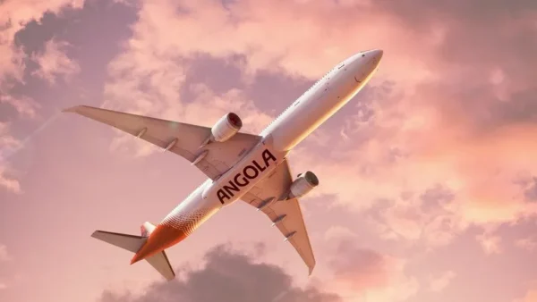 TAAG troca Boeing 787 pelo 777-300ER na rota para China hoje