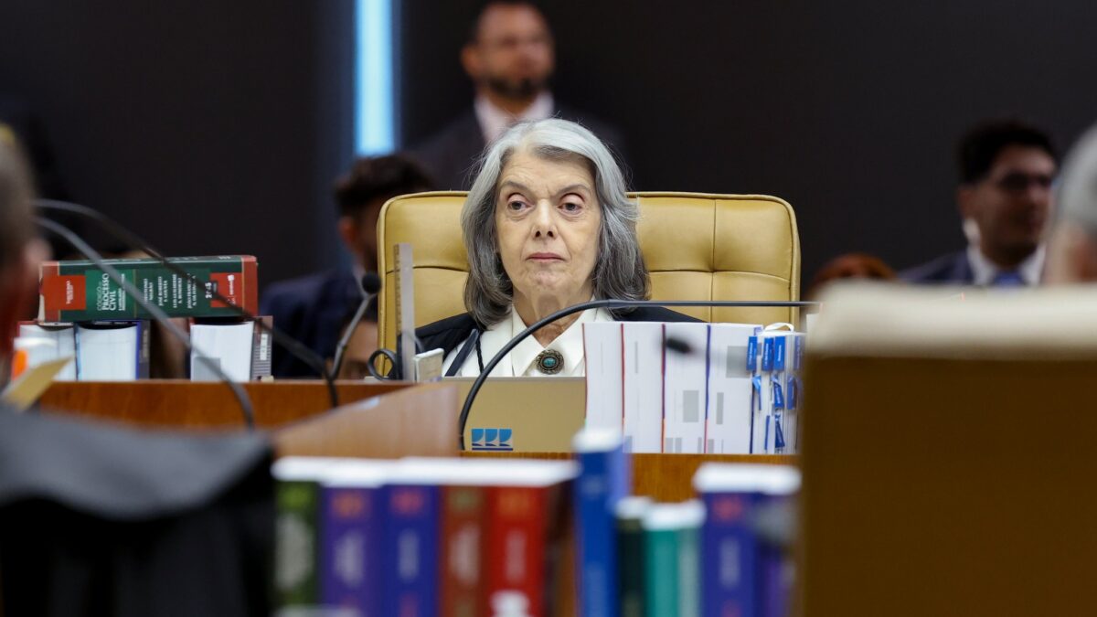 Cármen Lúcia nega transporte interestadual grátis e derruba decisão do TST