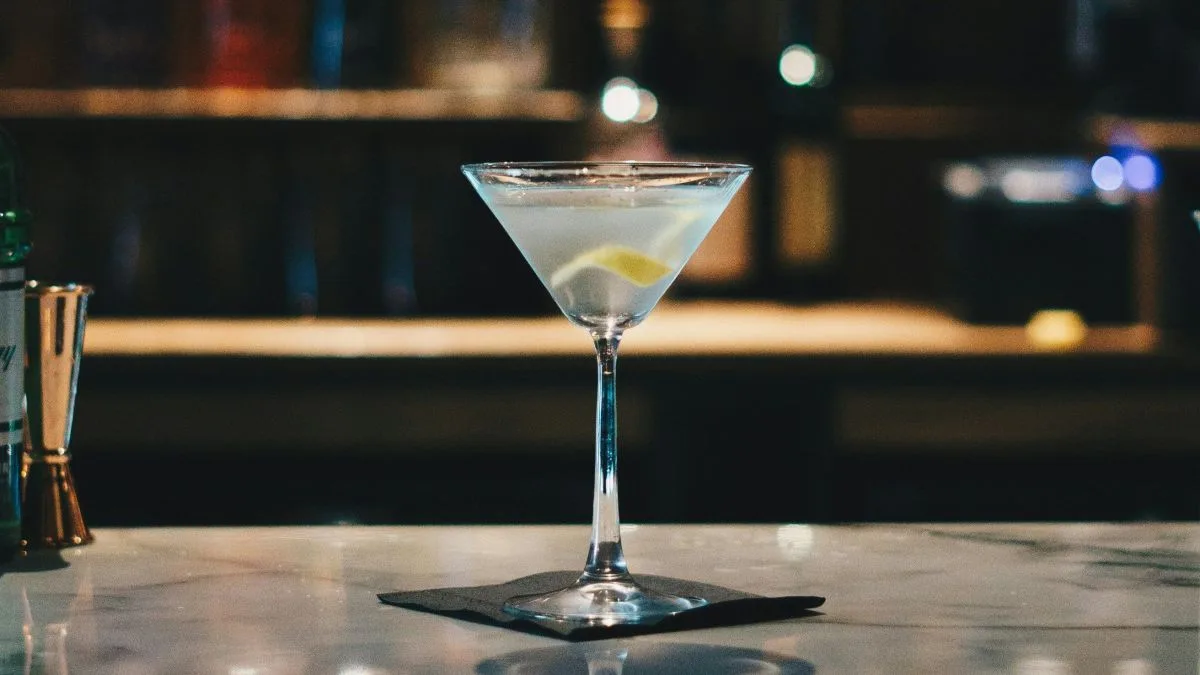 Bartenders em Berlim debatem: IA ajuda ou ameaça coquetelaria?