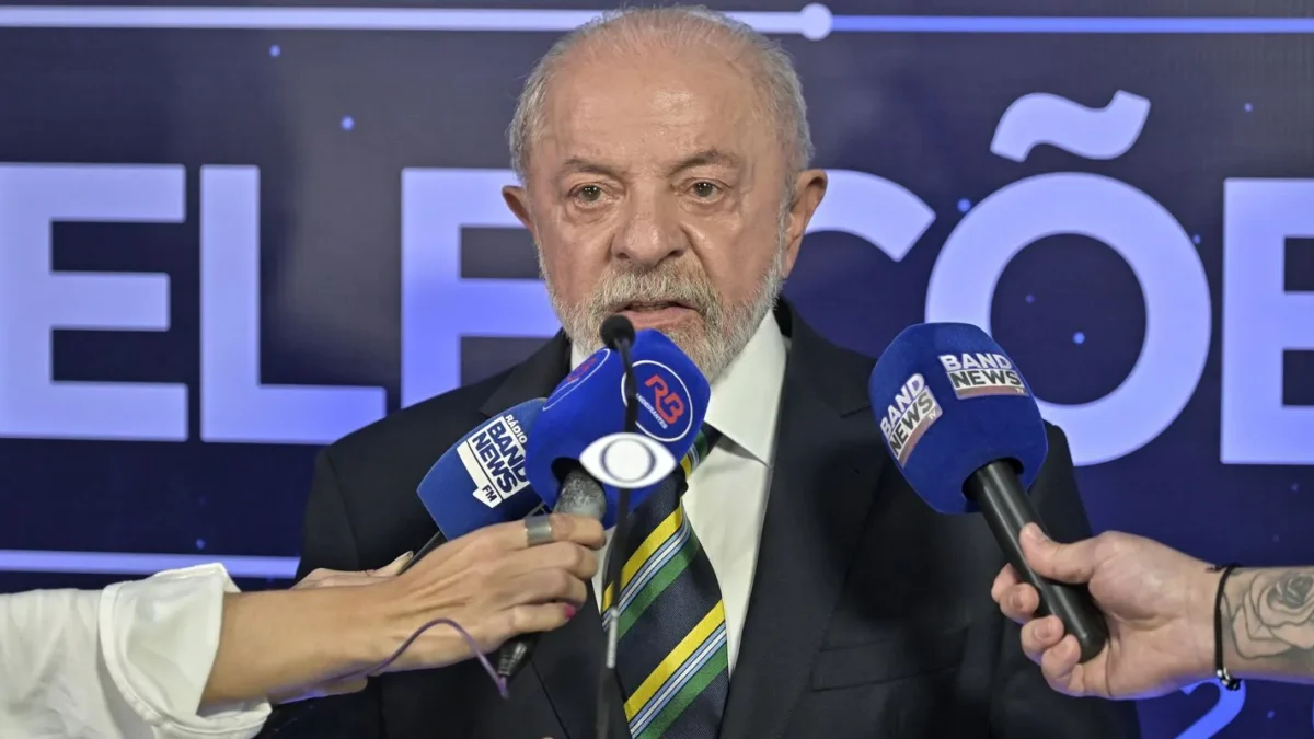 Lula desafia Flávio e pede quebra mútua de sigilos até domingo