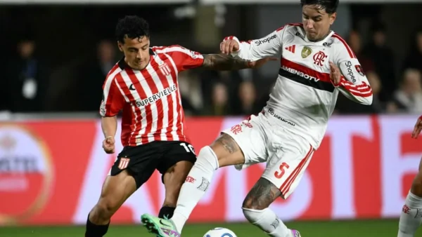 Estudiantes x Flamengo hoje: IA prevê vitória do Fla por 2 a 0