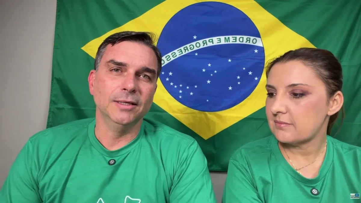 Flávio Bolsonaro promete extinguir split payment da reforma