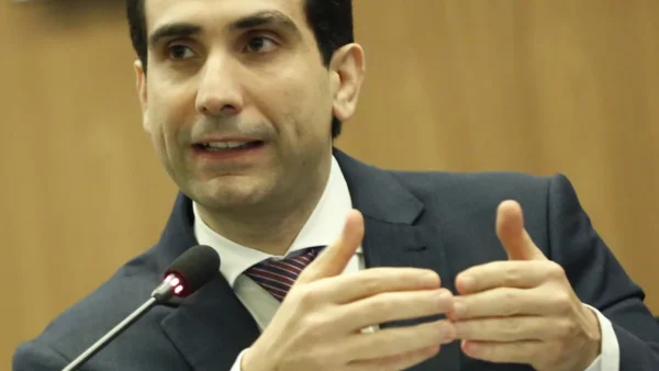BC restringe crédito sem garantia para 20,3 mi superendividados