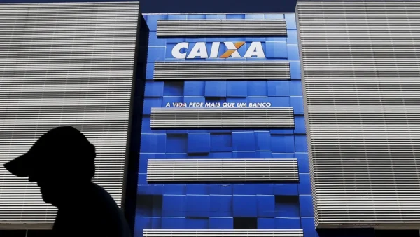 Caixa Seguridade ri com R$ 210 mi extra em 2026 após multa rara