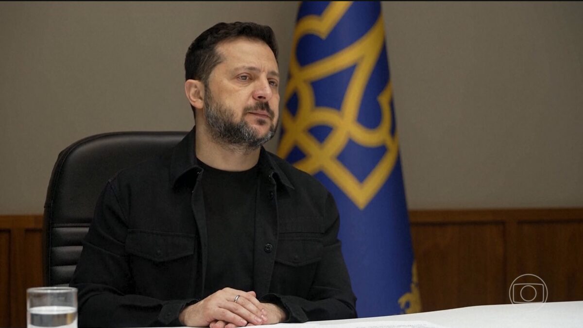 Zelensky acusa EUA de bloquear mísseis e limitar satélites